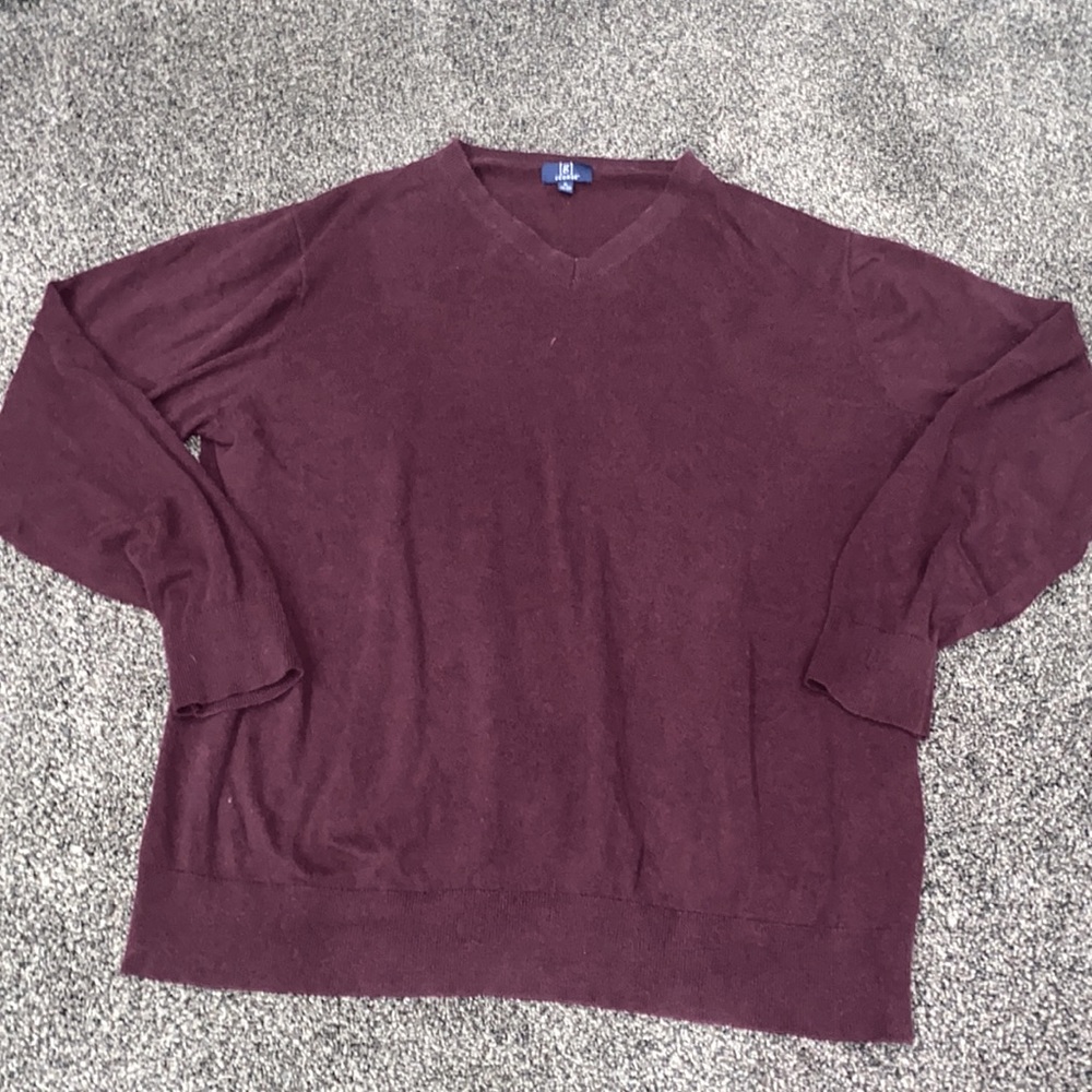 George v-neck sweater